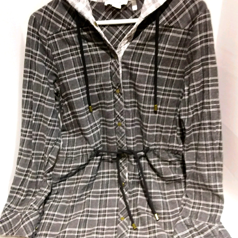 ⬇️Simply Noelle hooded flannel tunic shirt